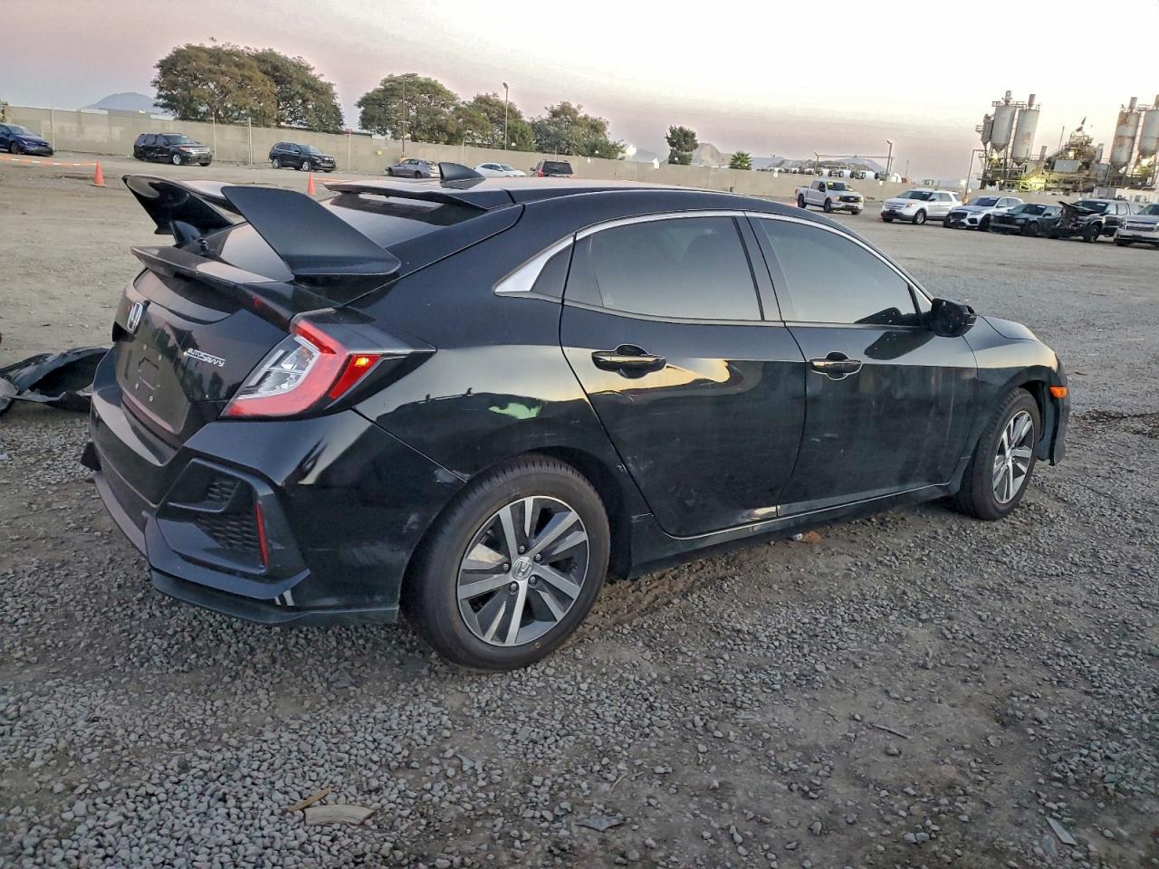 2020 HONDA CIVIC LX photo 5