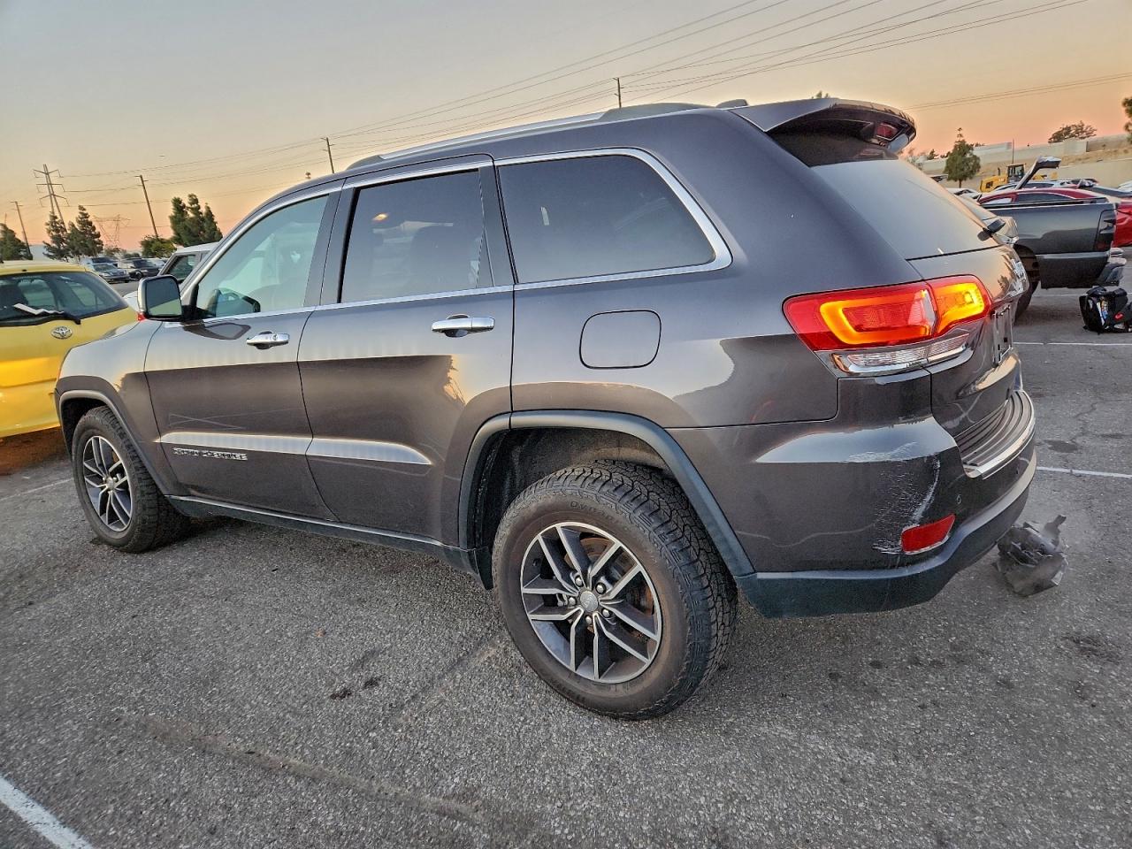 2018 JEEP GRAND CHEROKEE LIMITED photo 2