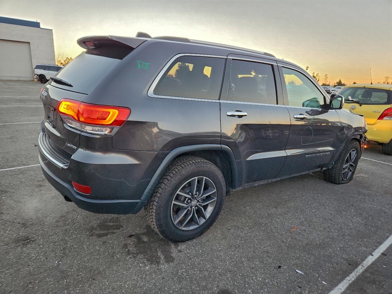 2018 JEEP GRAND CHEROKEE LIMITED photo 3