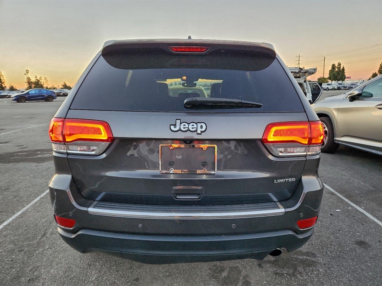2018 JEEP GRAND CHEROKEE LIMITED photo 6