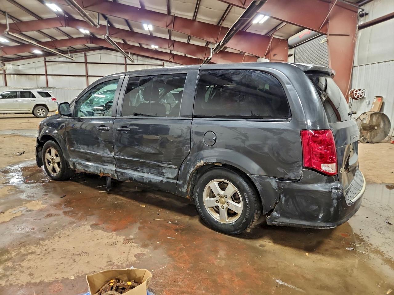 2011 DODGE GRAND CARAVAN MAINSTREET photo 3