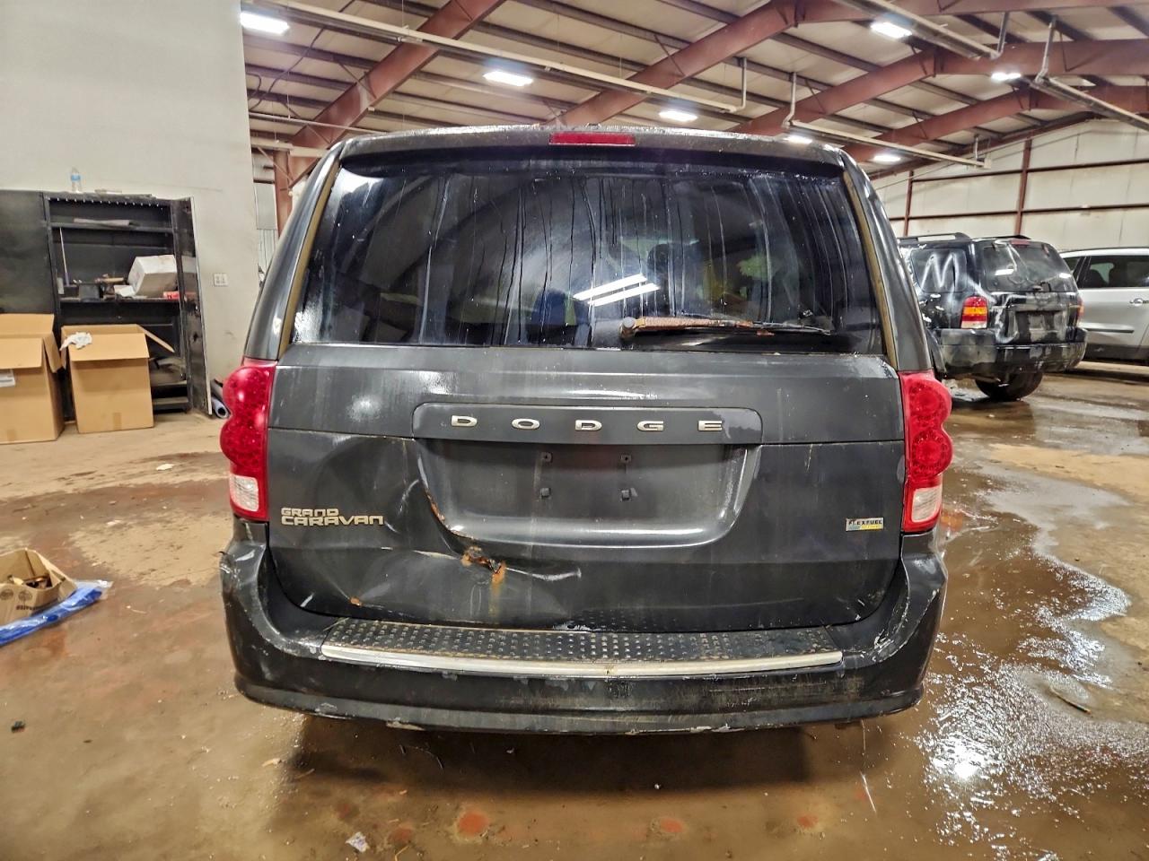 2011 DODGE GRAND CARAVAN MAINSTREET photo 11