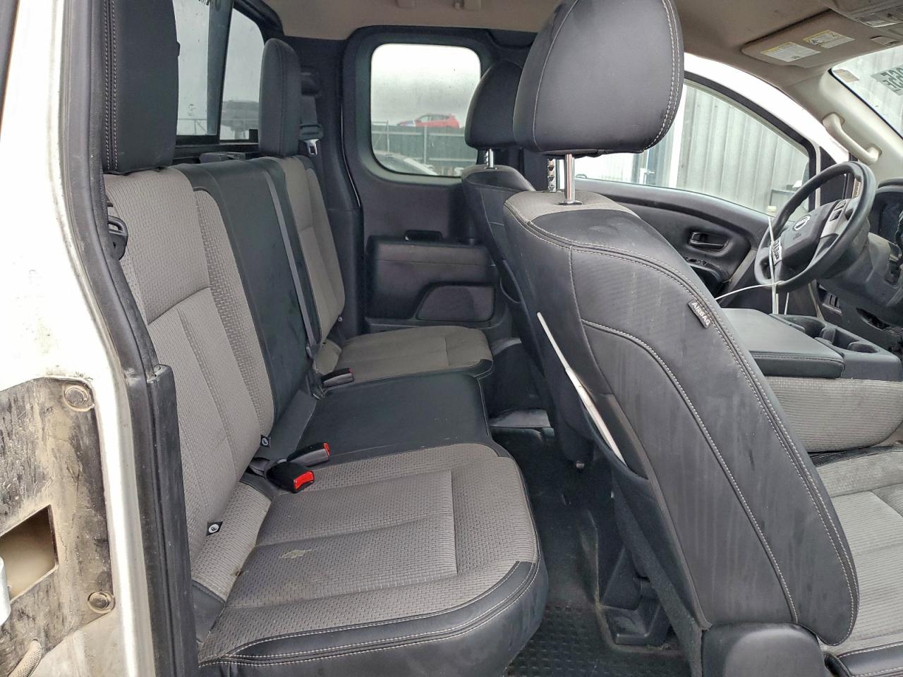 2018 NISSAN TITAN XD S photo 10