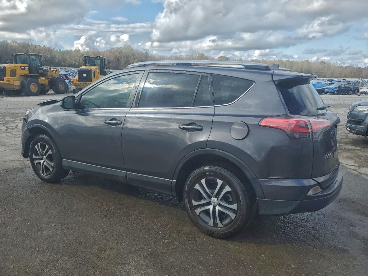 2017 TOYOTA RAV4 LE photo 2