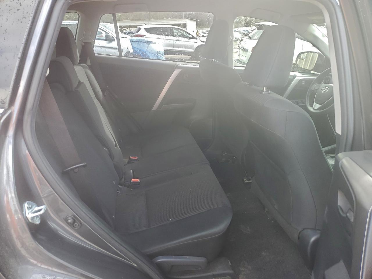 2017 TOYOTA RAV4 LE photo 10