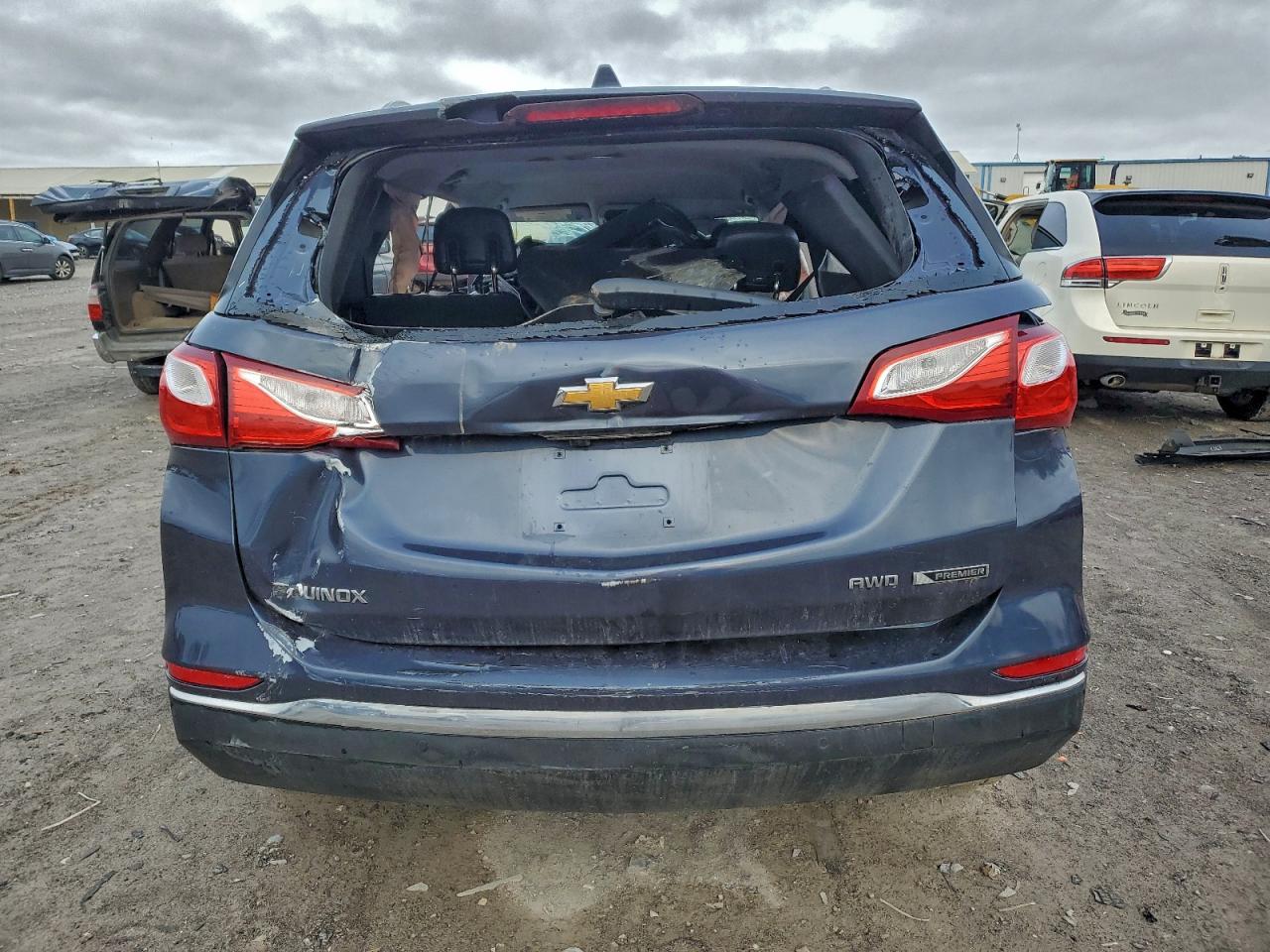 2018 CHEVROLET EQUINOX PREMIER photo 6