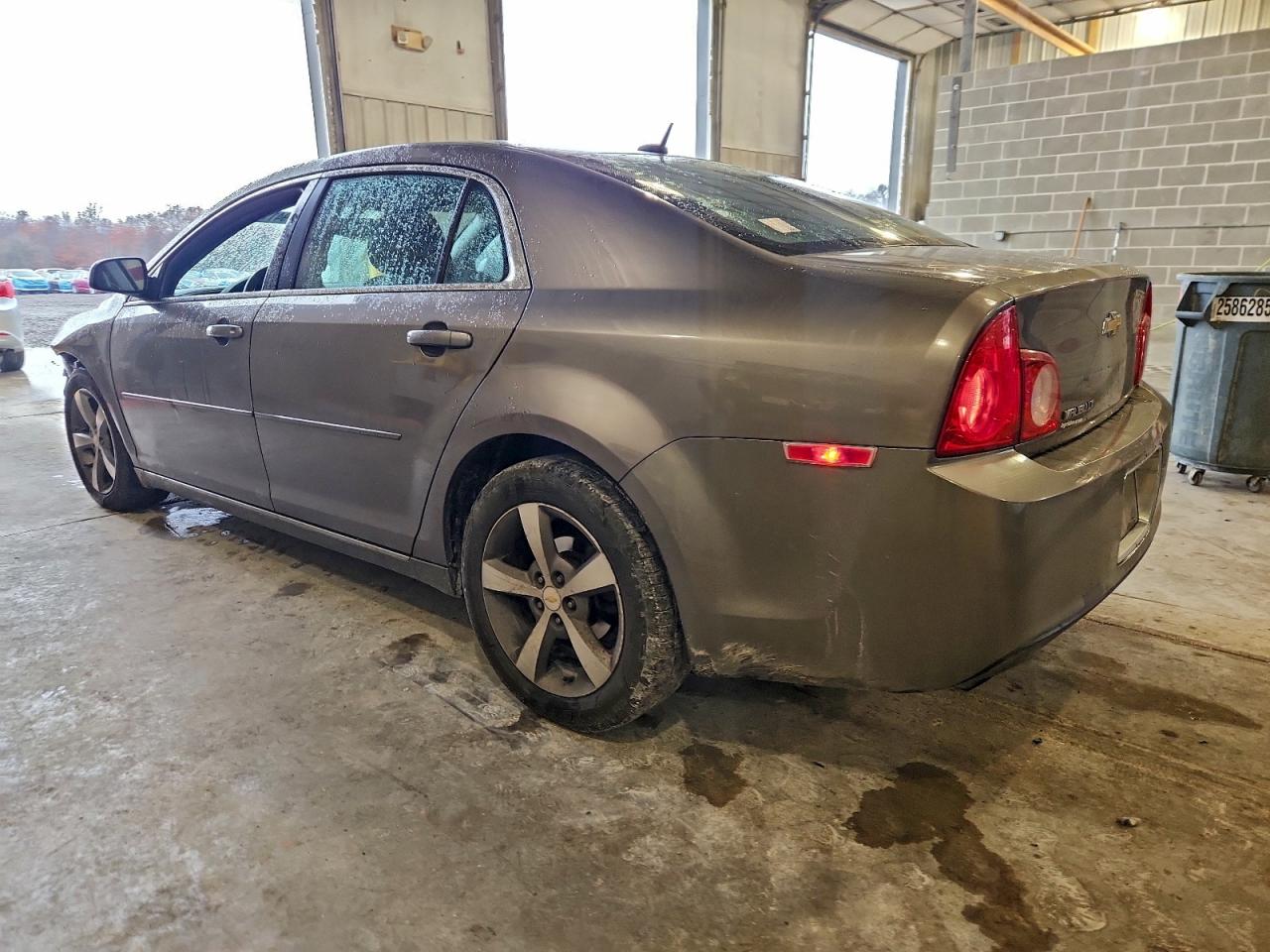 2011 CHEVROLET MALIBU 1LT photo 2