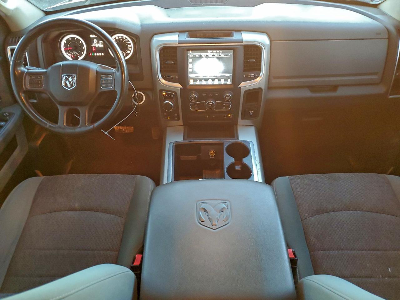 2015 RAM 1500 SLT photo 15