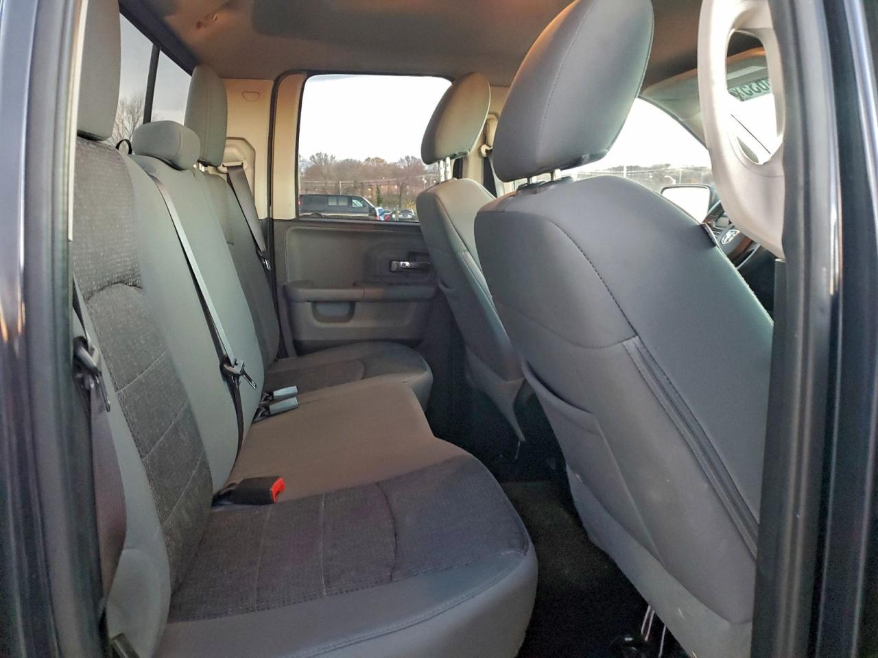 2015 RAM 1500 SLT photo 19
