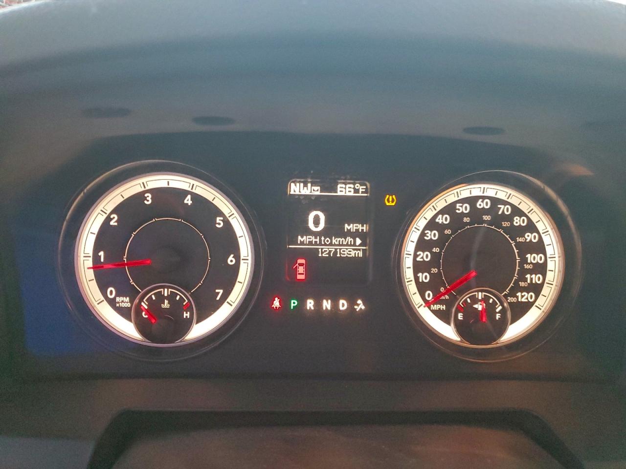 2015 RAM 1500 SLT photo 17