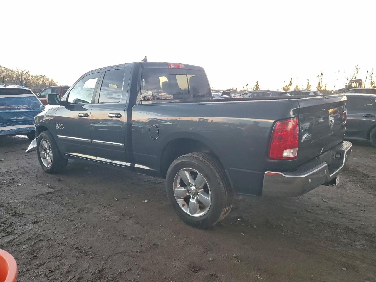 2015 RAM 1500 SLT photo 3