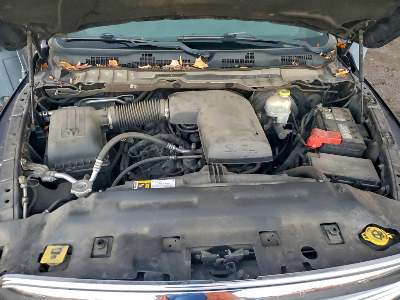 2015 RAM 1500 SLT photo 21