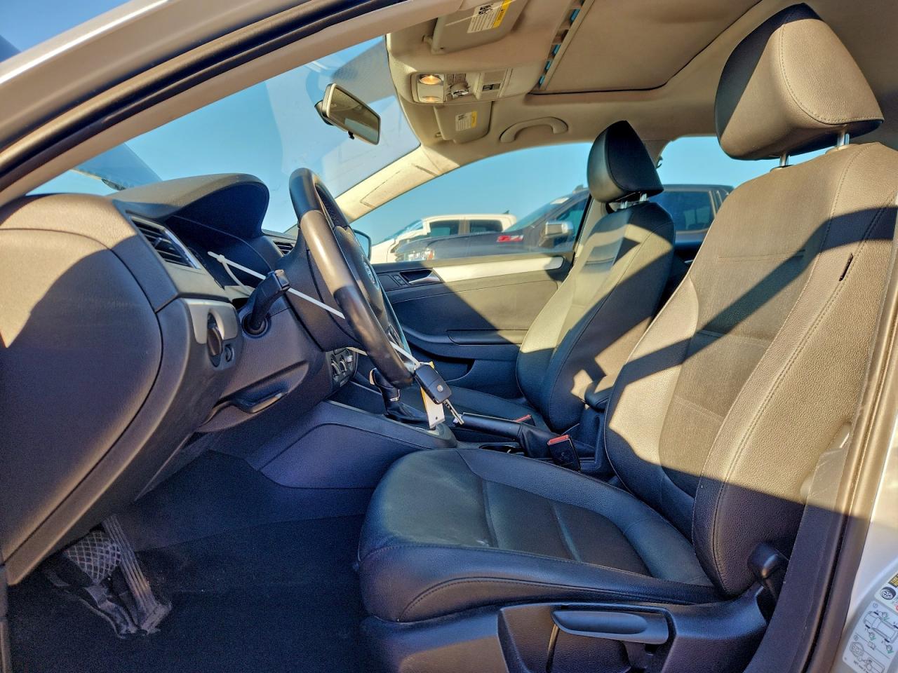 2011 VOLKSWAGEN JETTA SEL photo 13