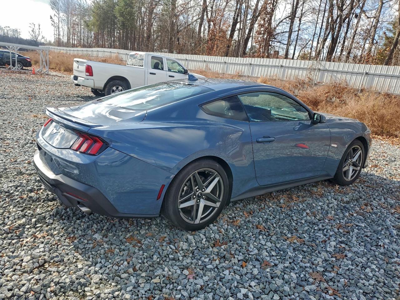 2024 FORD MUSTANG photo 5