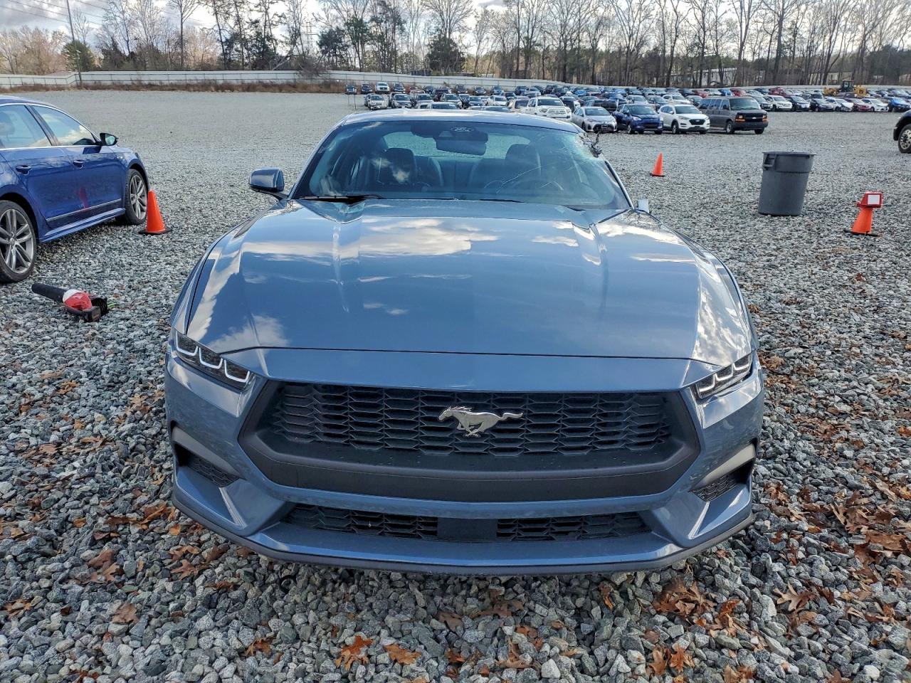 2024 FORD MUSTANG photo 9