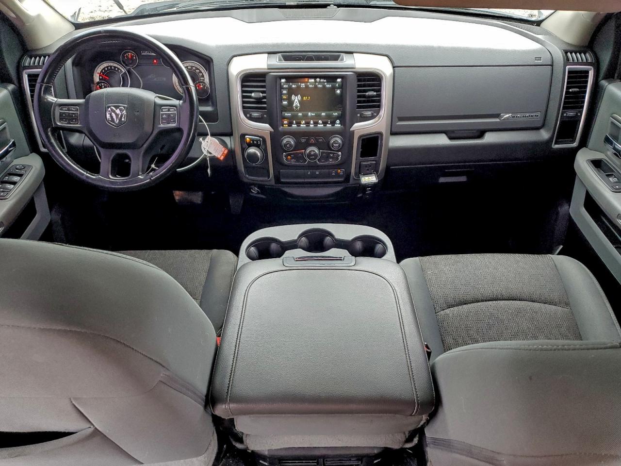 2019 RAM 1500 CLASSIC SLT photo 8