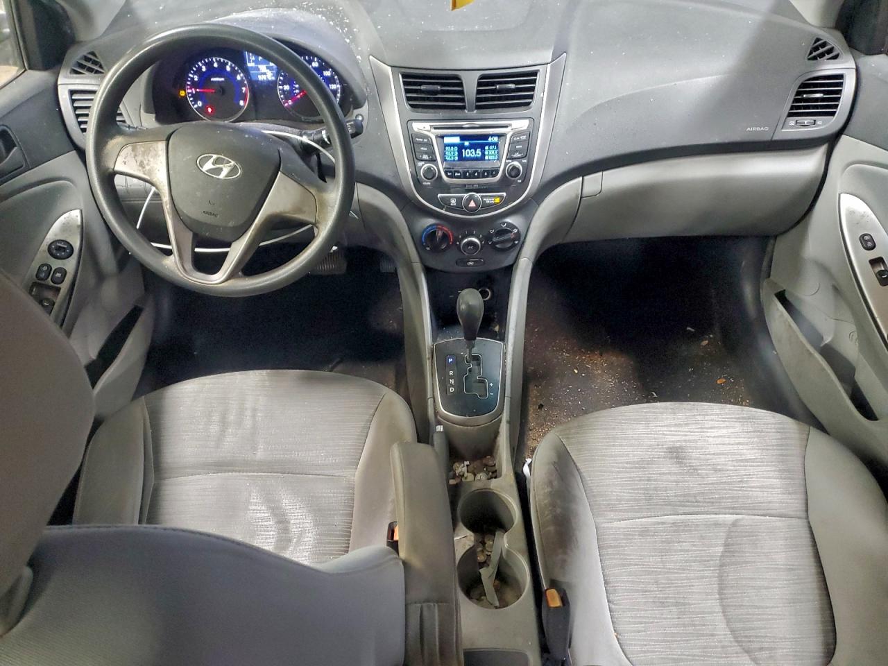 2016 HYUNDAI ACCENT SE photo 8