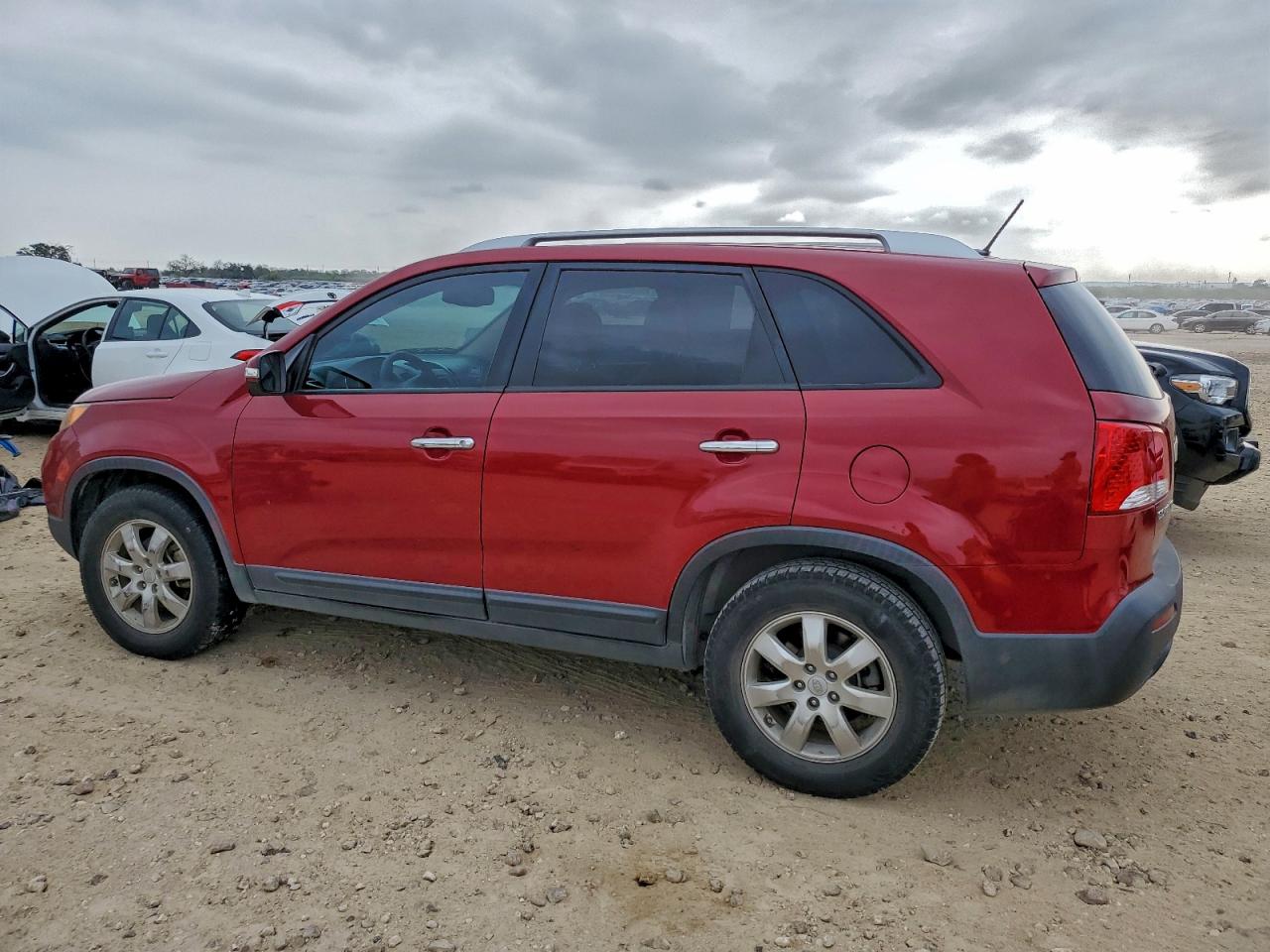 2011 KIA SORENTO photo 3