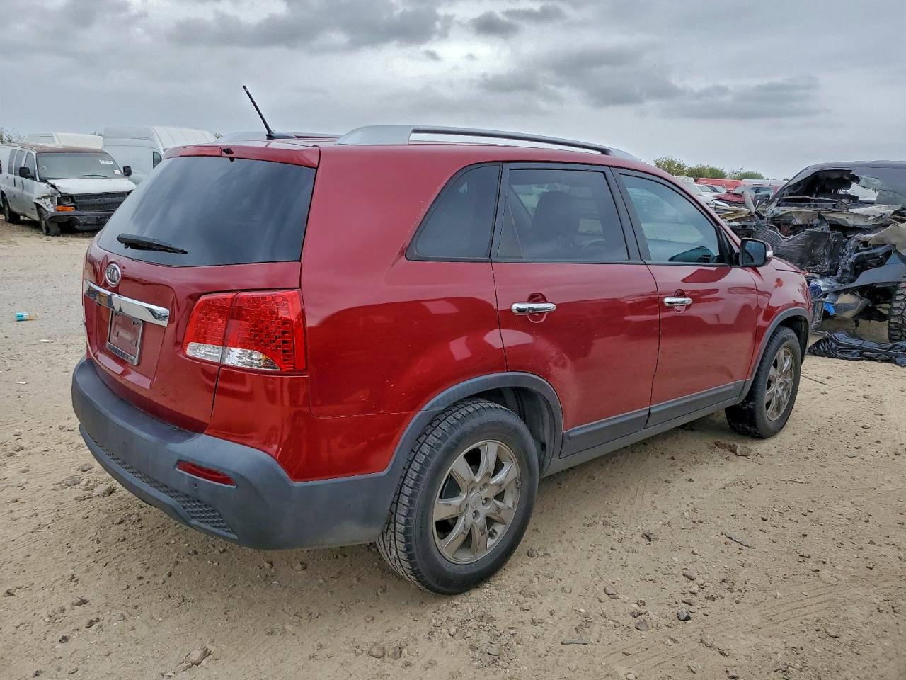 2011 KIA SORENTO photo 5