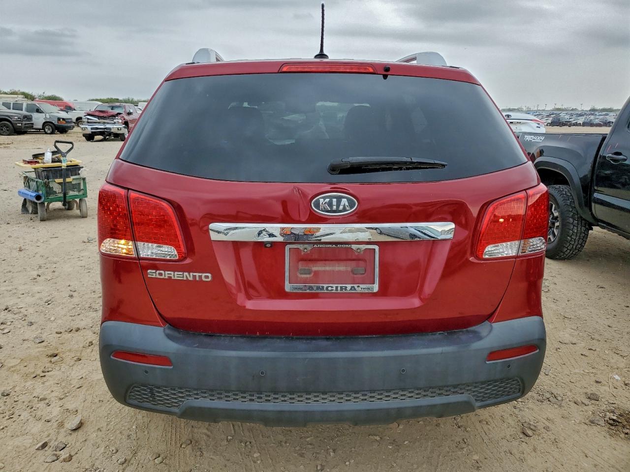 2011 KIA SORENTO photo 11