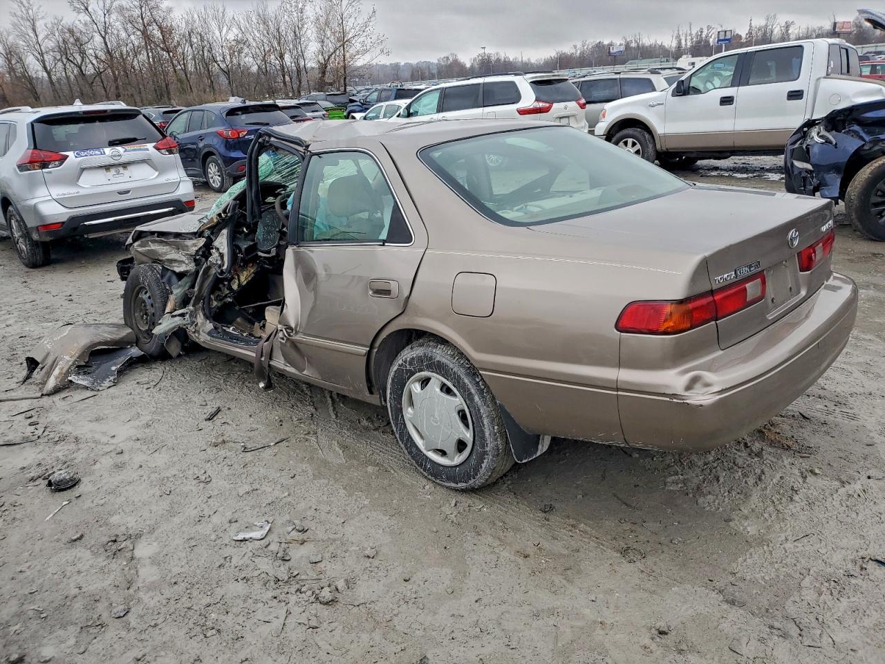 1999 TOYOTA CAMRY CE photo 2