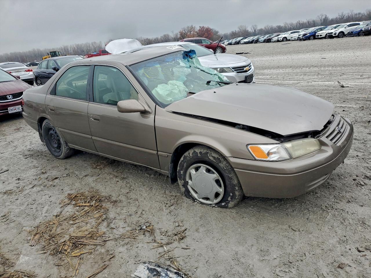 1999 TOYOTA CAMRY CE photo 4