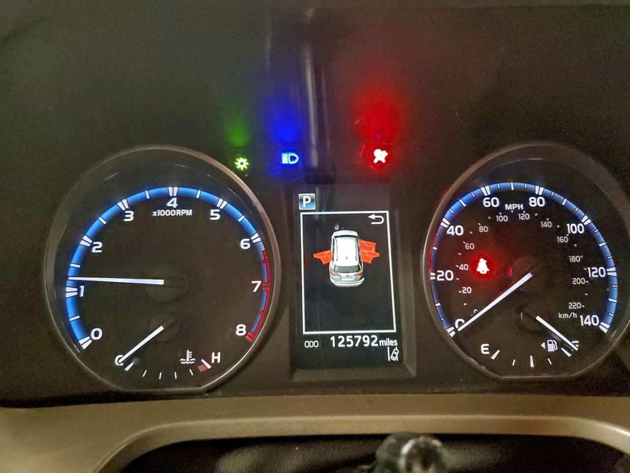 2018 TOYOTA RAV4 LE photo 9