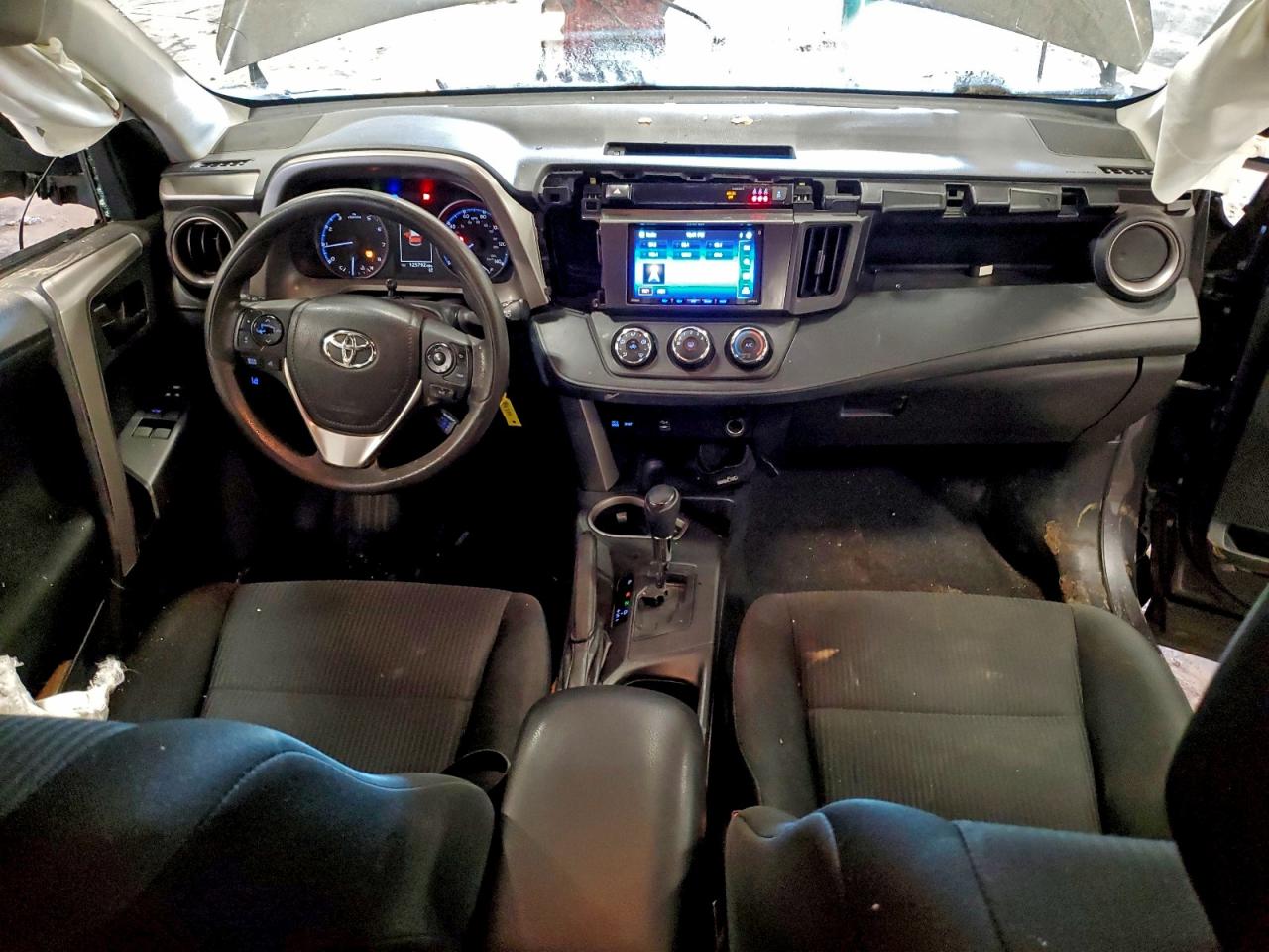 2018 TOYOTA RAV4 LE photo 8