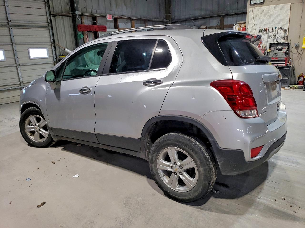 2020 CHEVROLET TRAX 1LT photo 2