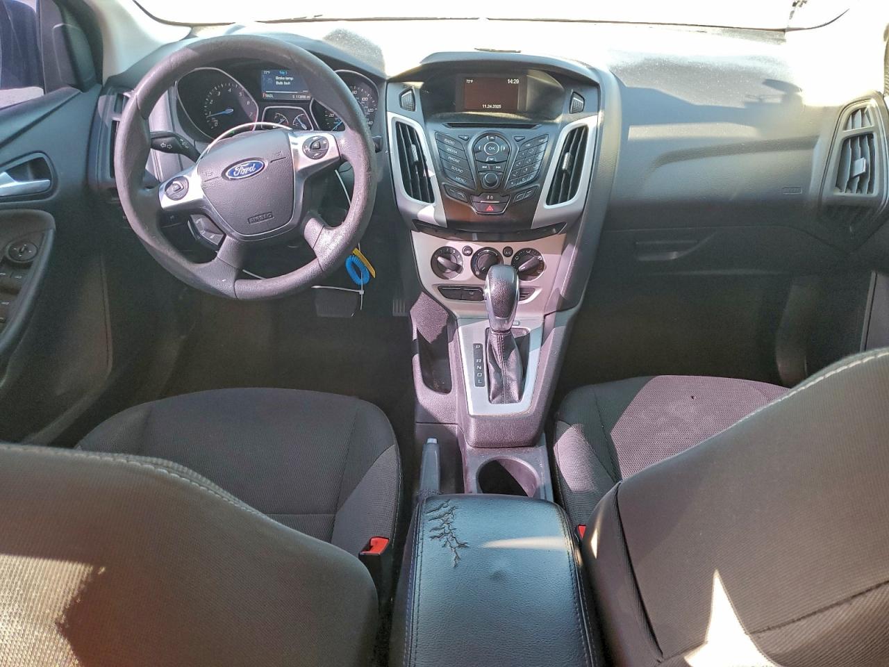2014 FORD FOCUS SE photo 22