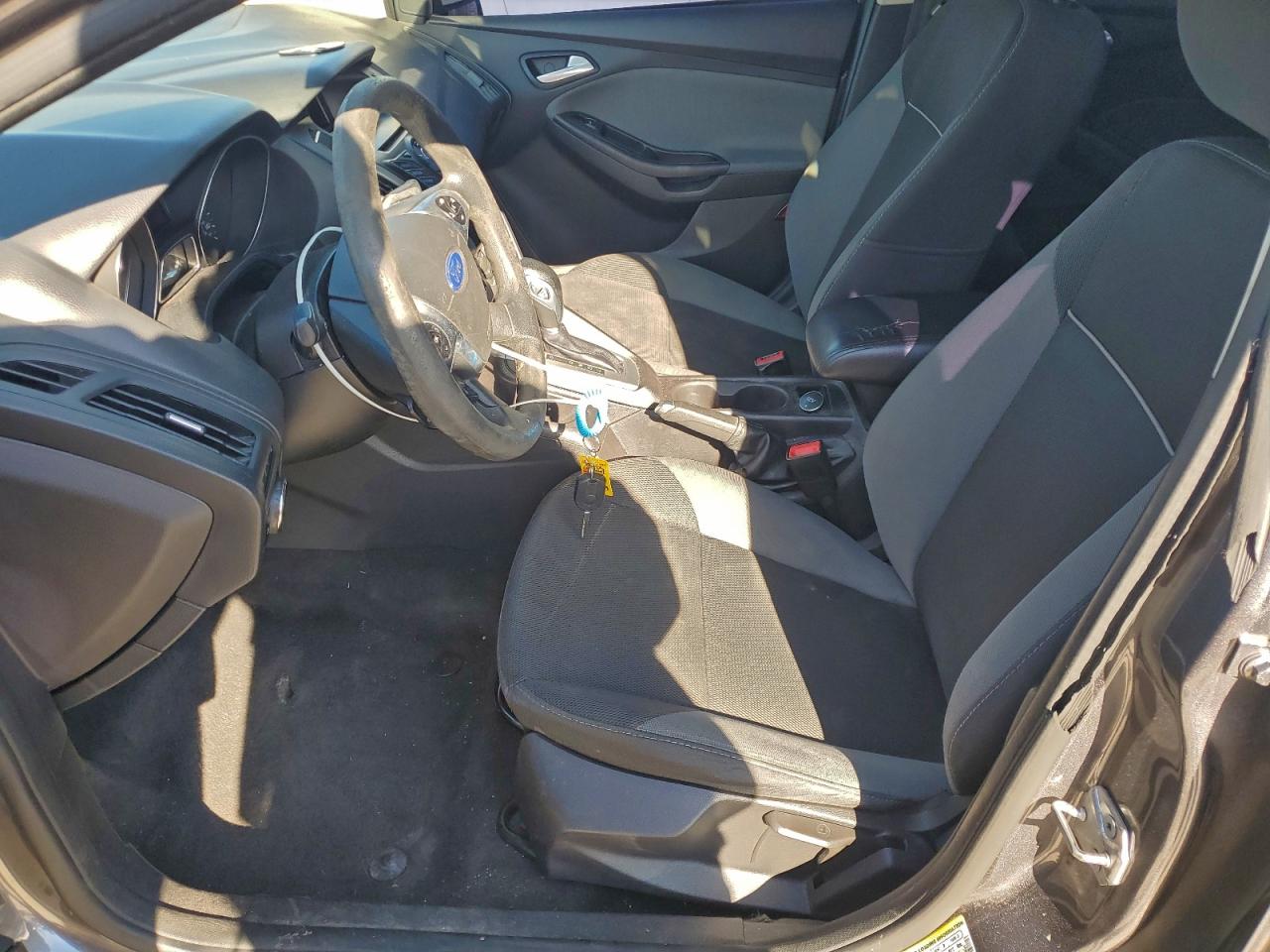 2014 FORD FOCUS SE photo 19