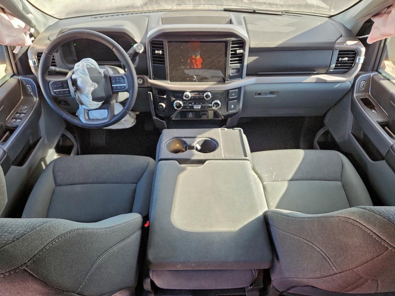 2025 FORD F150 XLT photo 22