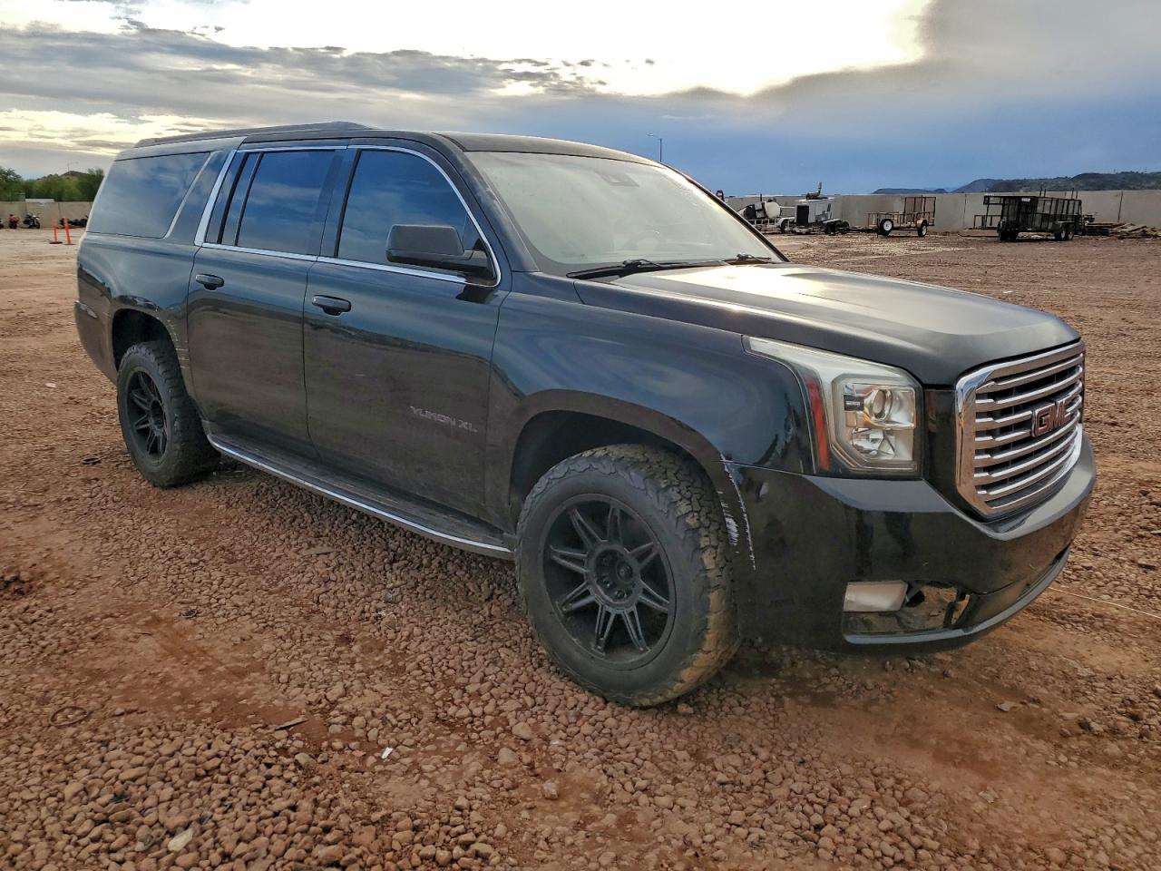 2015 GMC YUKON XL K1500 SLT photo 4