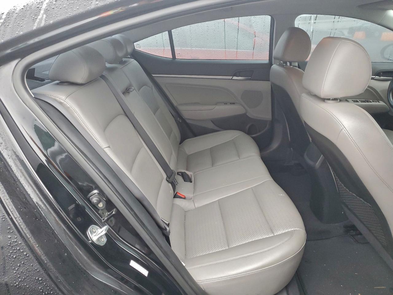 2017 HYUNDAI ELANTRA SE photo 28
