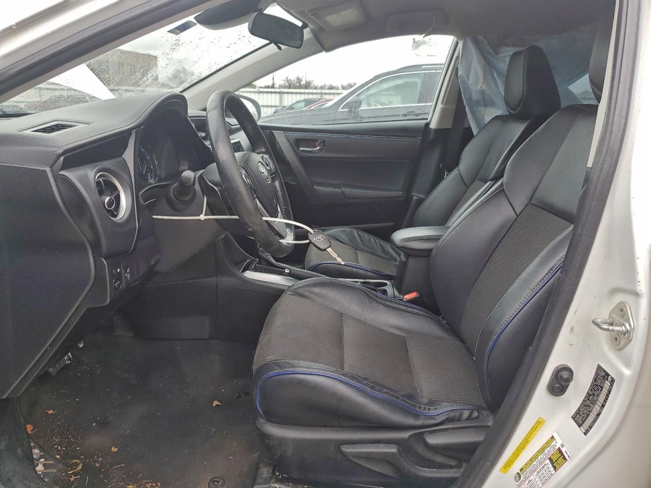 2019 TOYOTA COROLLA L photo 19