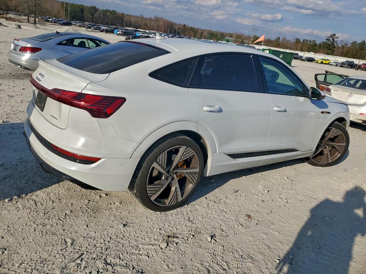 2022 AUDI E-TRON SPORTBACK PRESTIGE photo 3