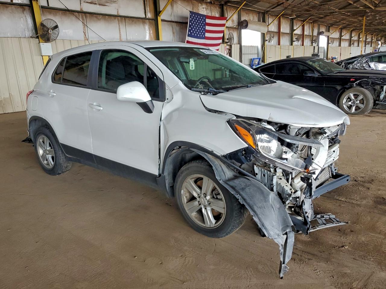2019 CHEVROLET TRAX LS photo 4