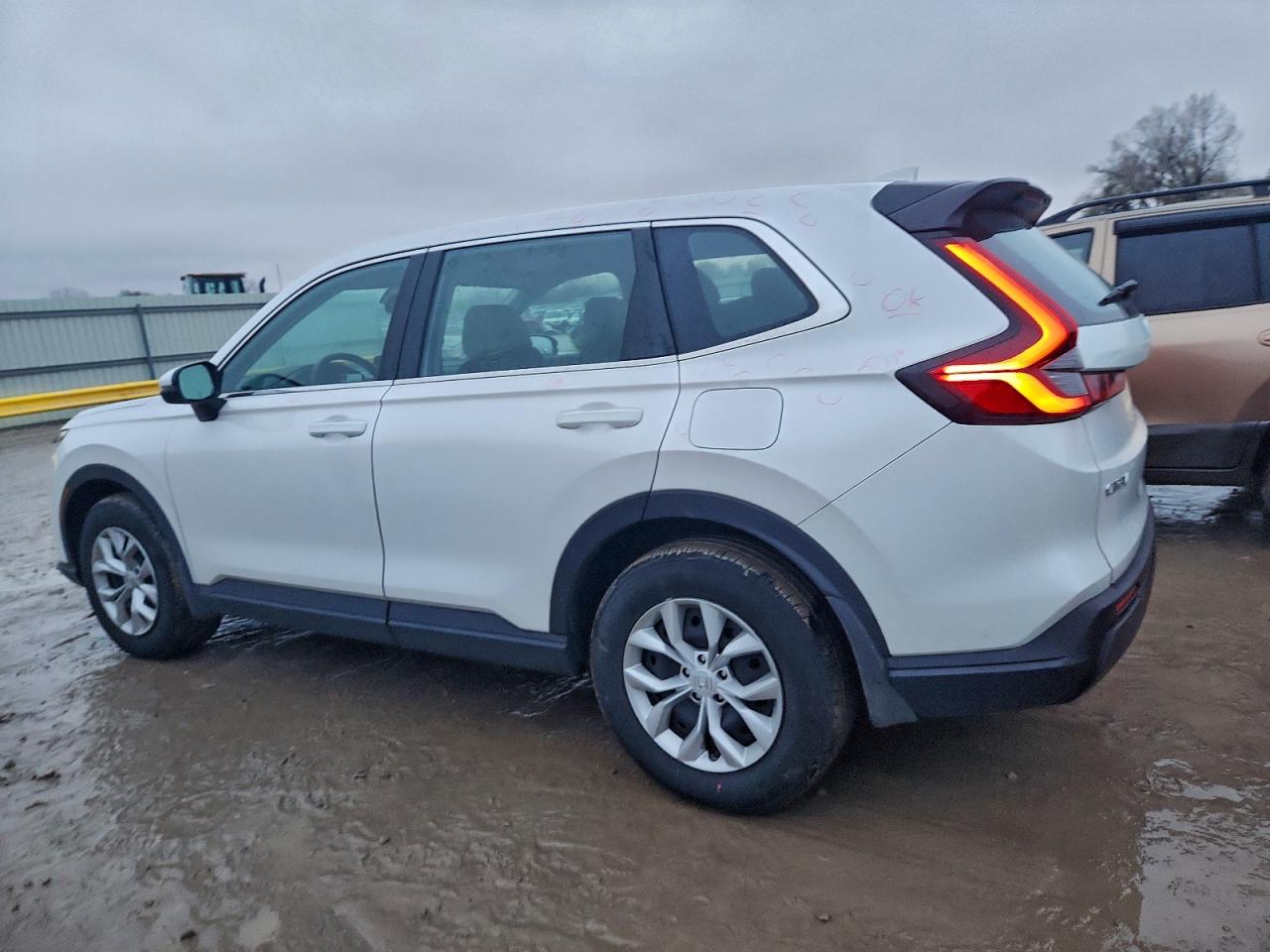 2024 HONDA CR-V LX photo 3