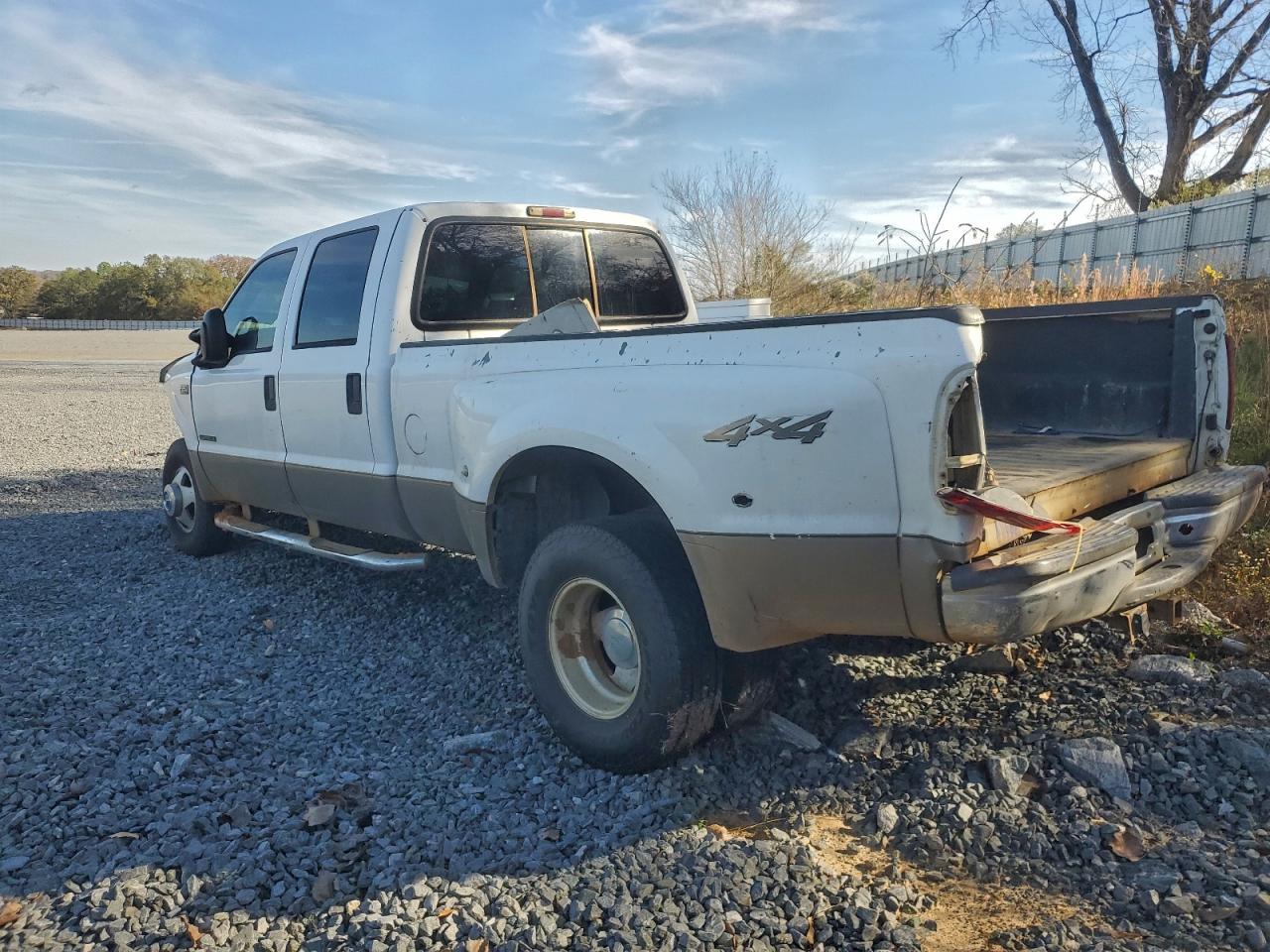 2002 FORD SUPER DUTY F-350 W/D photo 2