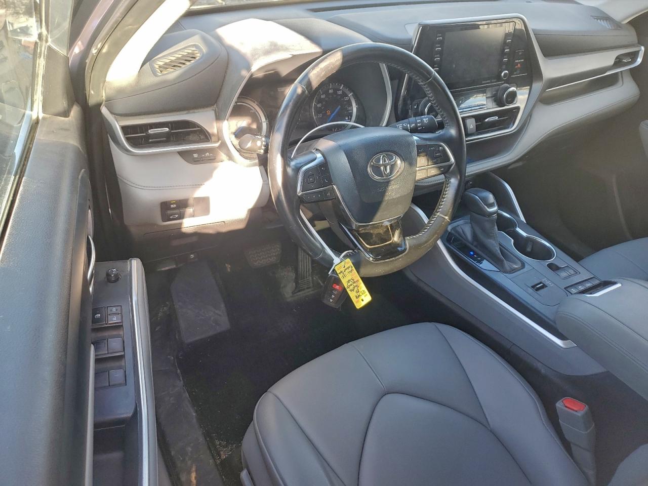 2020 TOYOTA HIGHLANDER HYBRID XLE photo 15