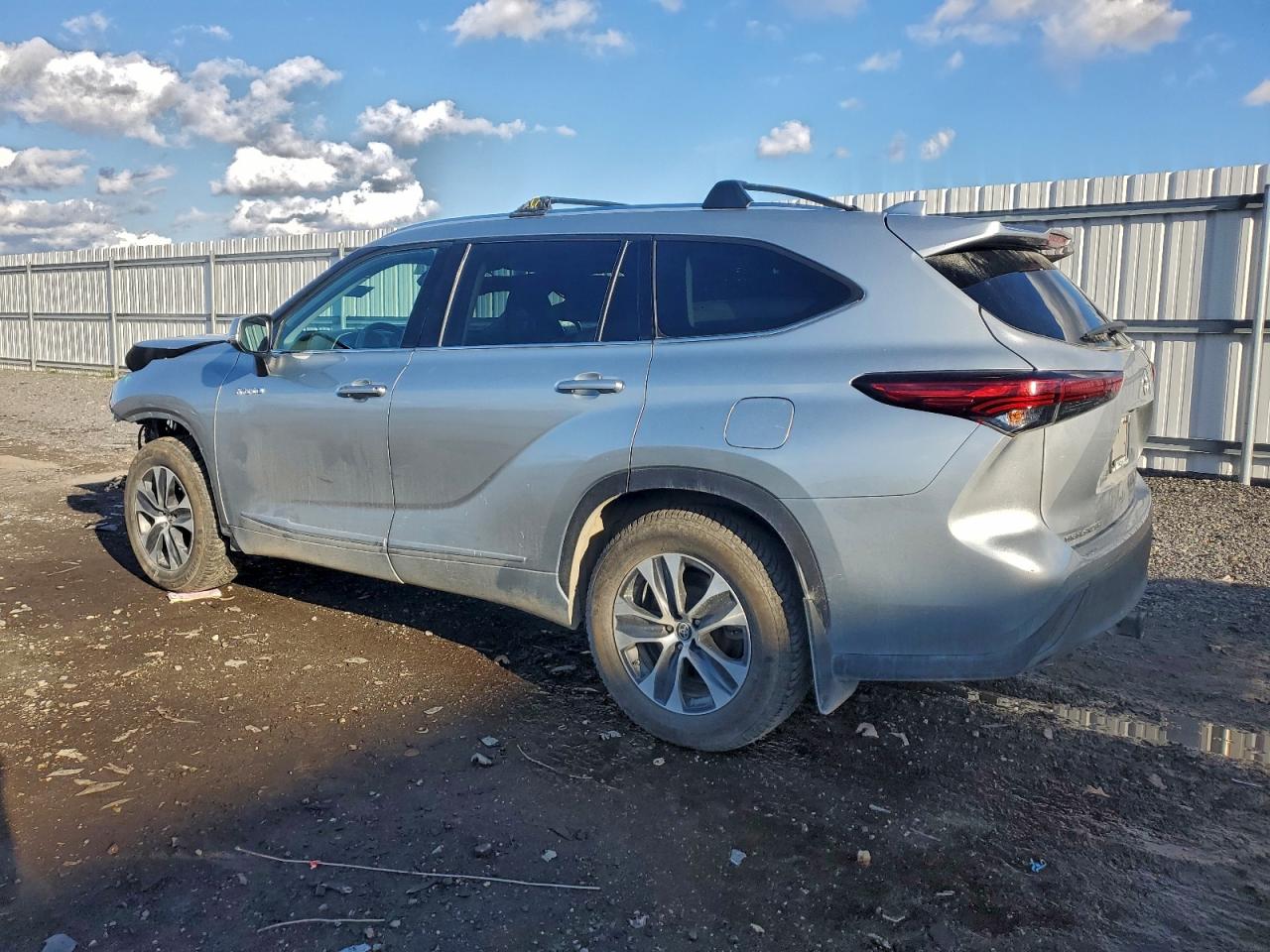 2020 TOYOTA HIGHLANDER HYBRID XLE photo 3