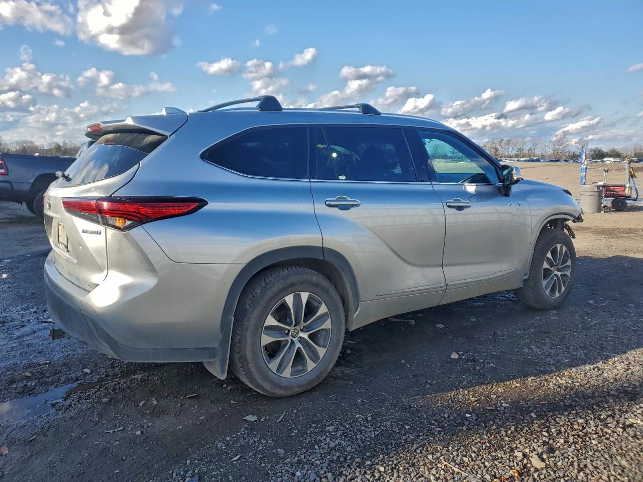 2020 TOYOTA HIGHLANDER HYBRID XLE photo 5