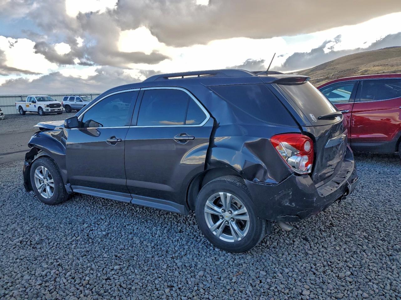 2013 CHEVROLET EQUINOX LT photo 2