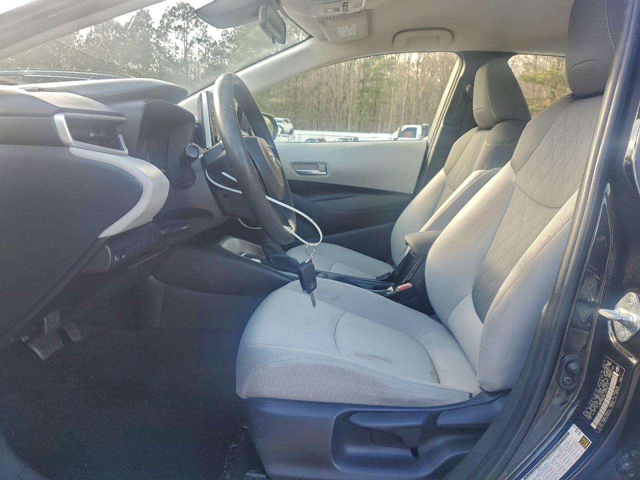 2020 TOYOTA COROLLA LE photo 13