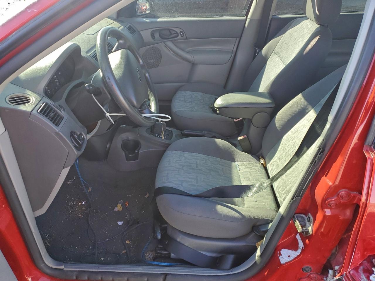 2005 FORD FOCUS ZX4 photo 7