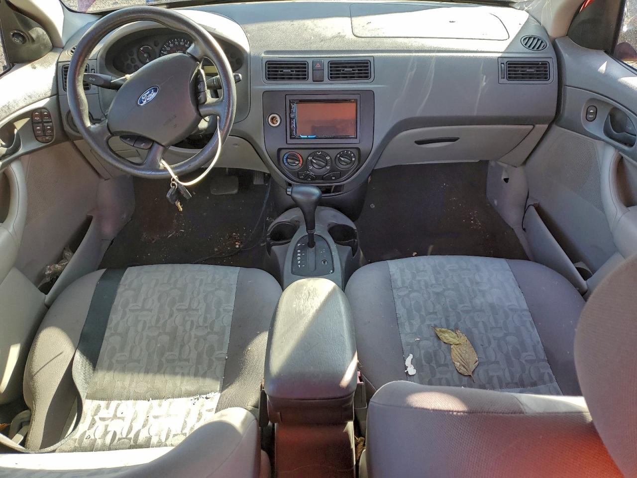 2005 FORD FOCUS ZX4 photo 8