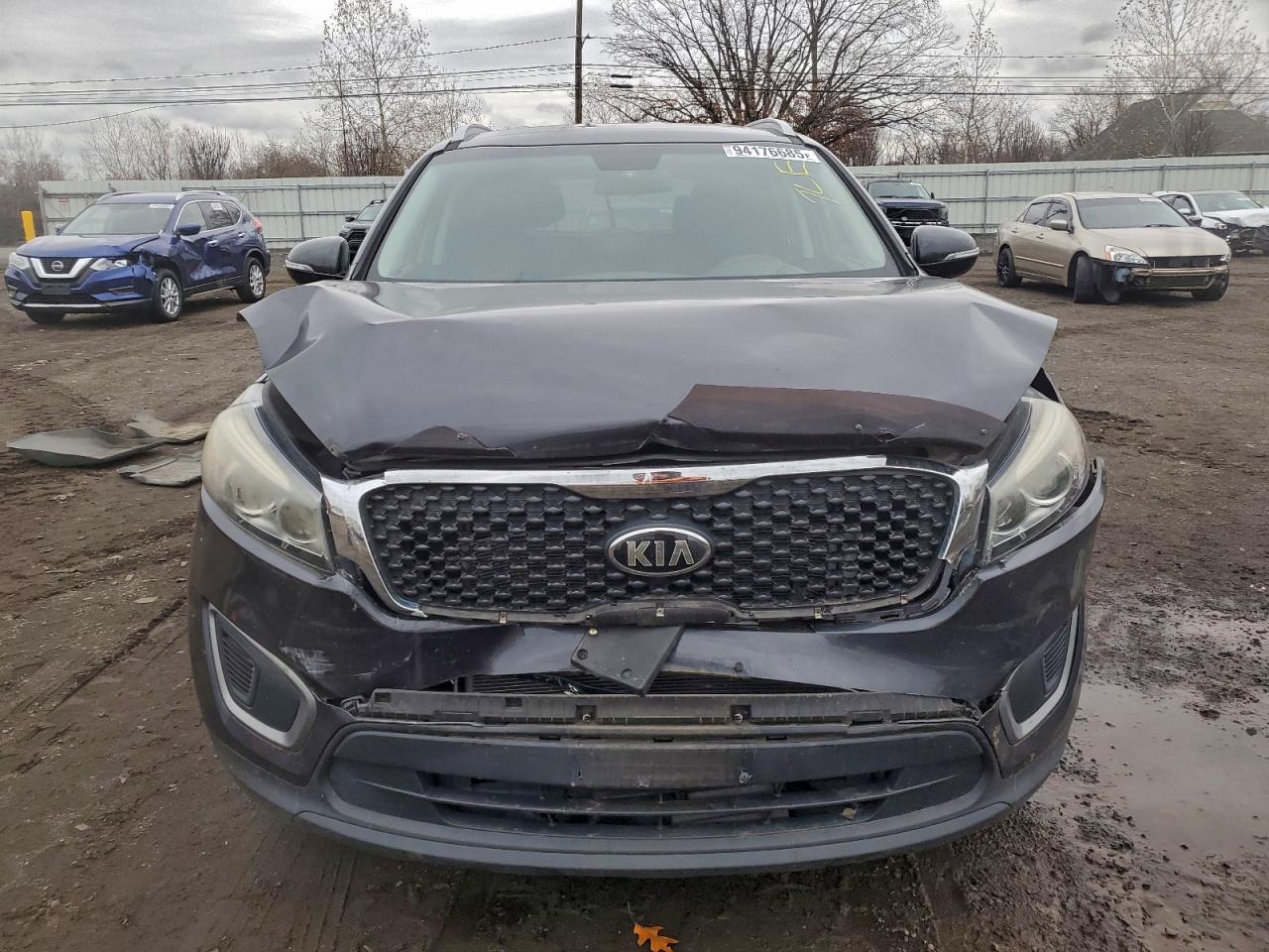 2016 KIA SORENTO LX photo 5