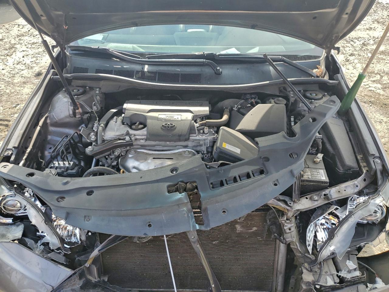 2016 TOYOTA CAMRY LE photo 31