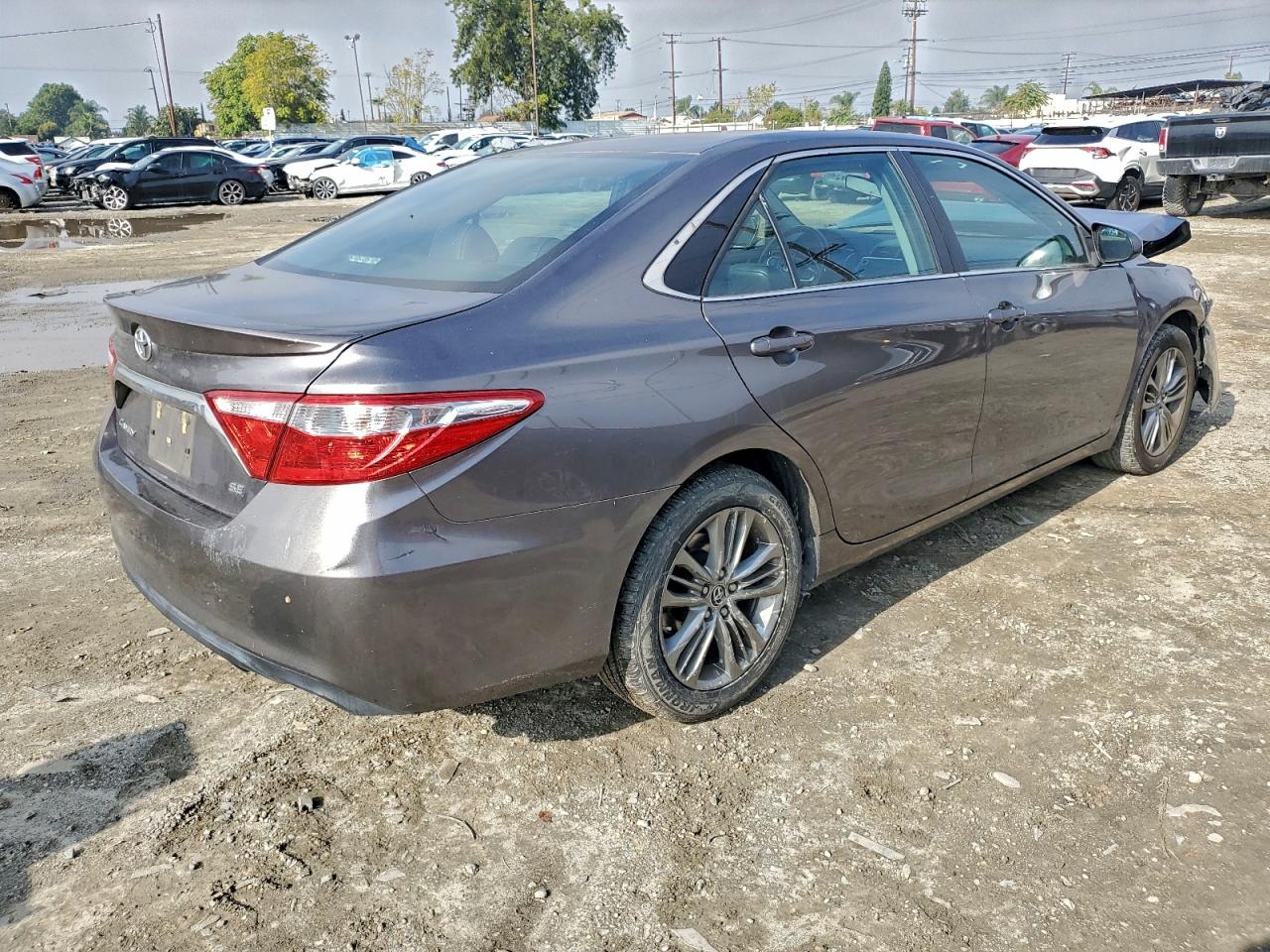 2016 TOYOTA CAMRY LE photo 7