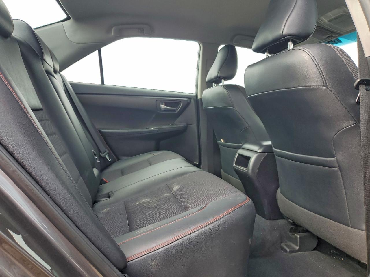 2016 TOYOTA CAMRY LE photo 28